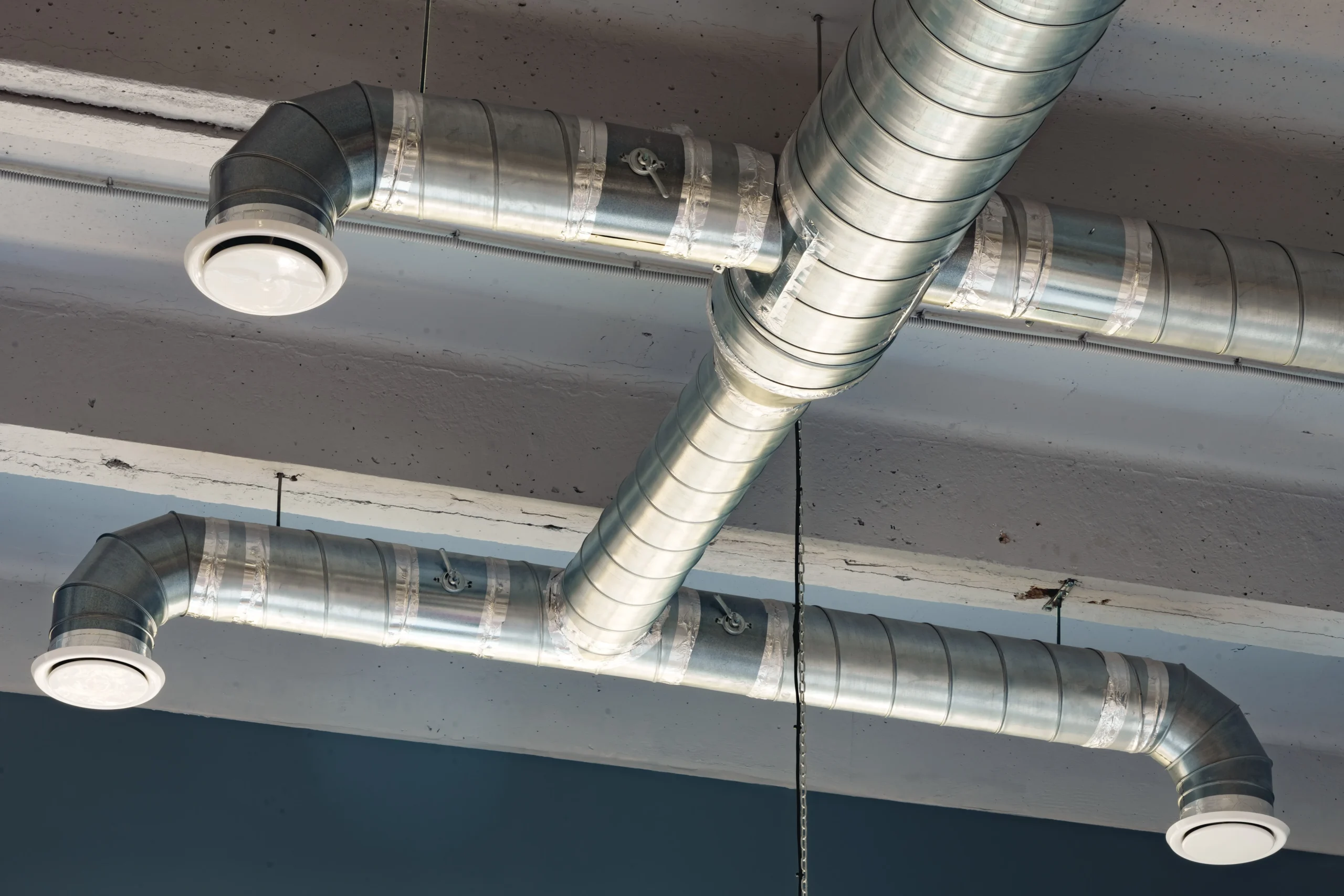 Ventilationssanering och service i Laholm av GASHI Ventilation & Värmepumpsservice AB.